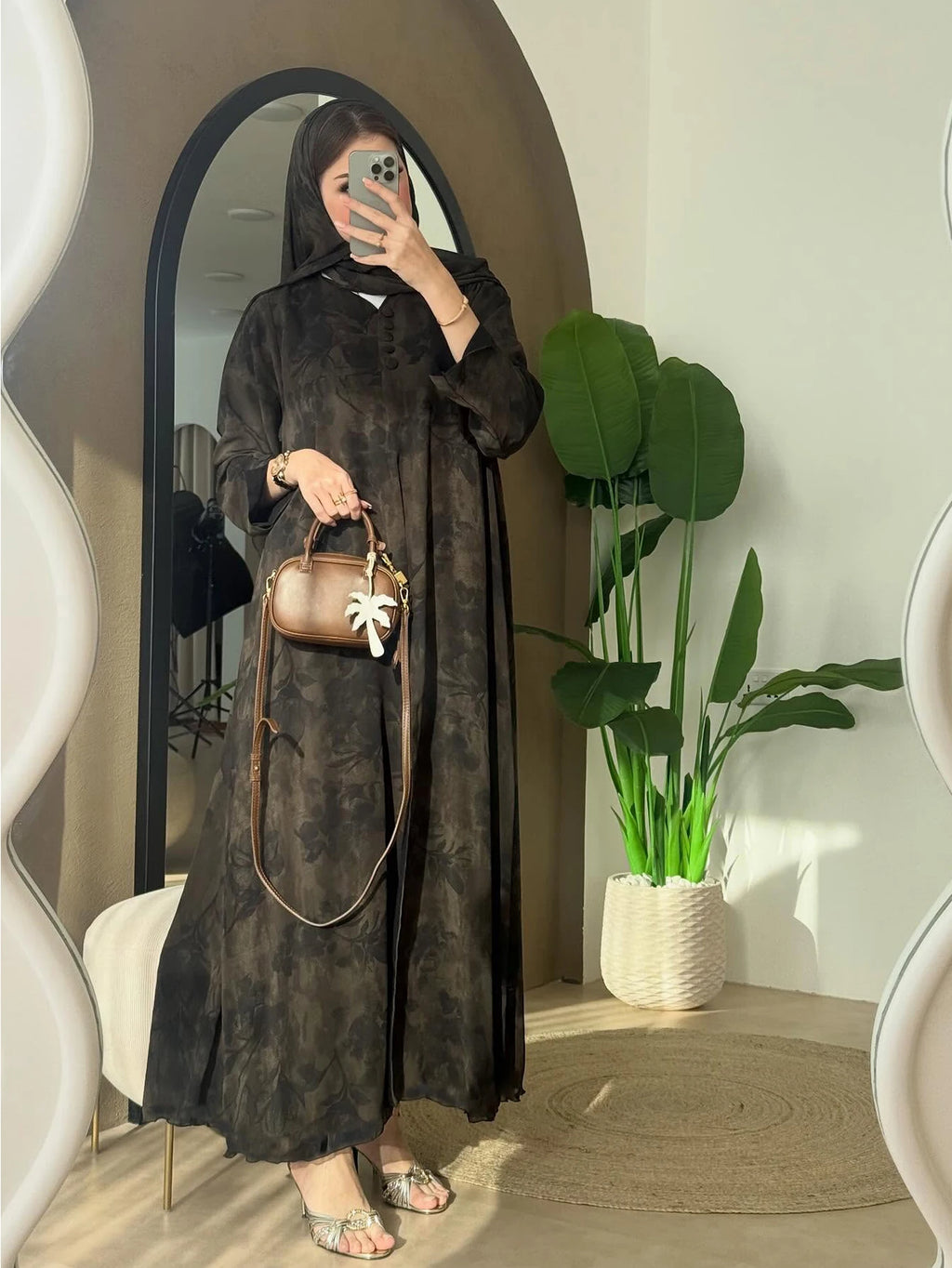 Fashionable Arabic Women's Long-Sleeved Loose-Fitting Printed Elegant Abaya with a Headscarf Included