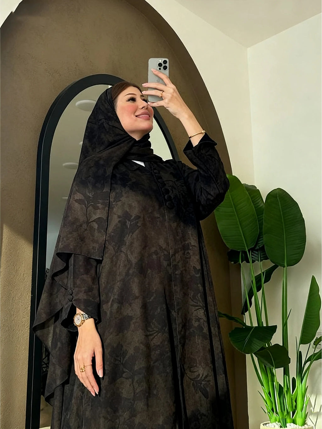Fashionable Arabic Women's Long-Sleeved Loose-Fitting Printed Elegant Abaya with a Headscarf Included